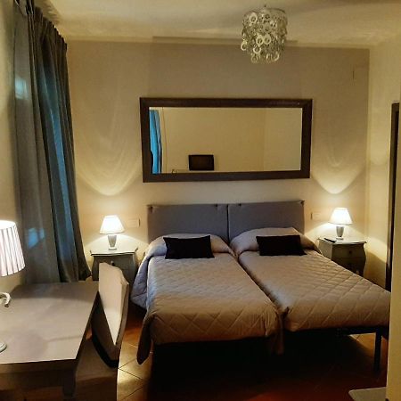 B&B Principe Calaf 3 ลุคคา ภายนอก รูปภาพ