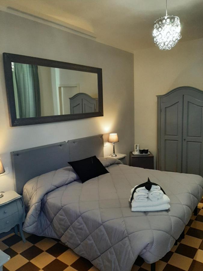 B&B Principe Calaf 3 ลุคคา ภายนอก รูปภาพ