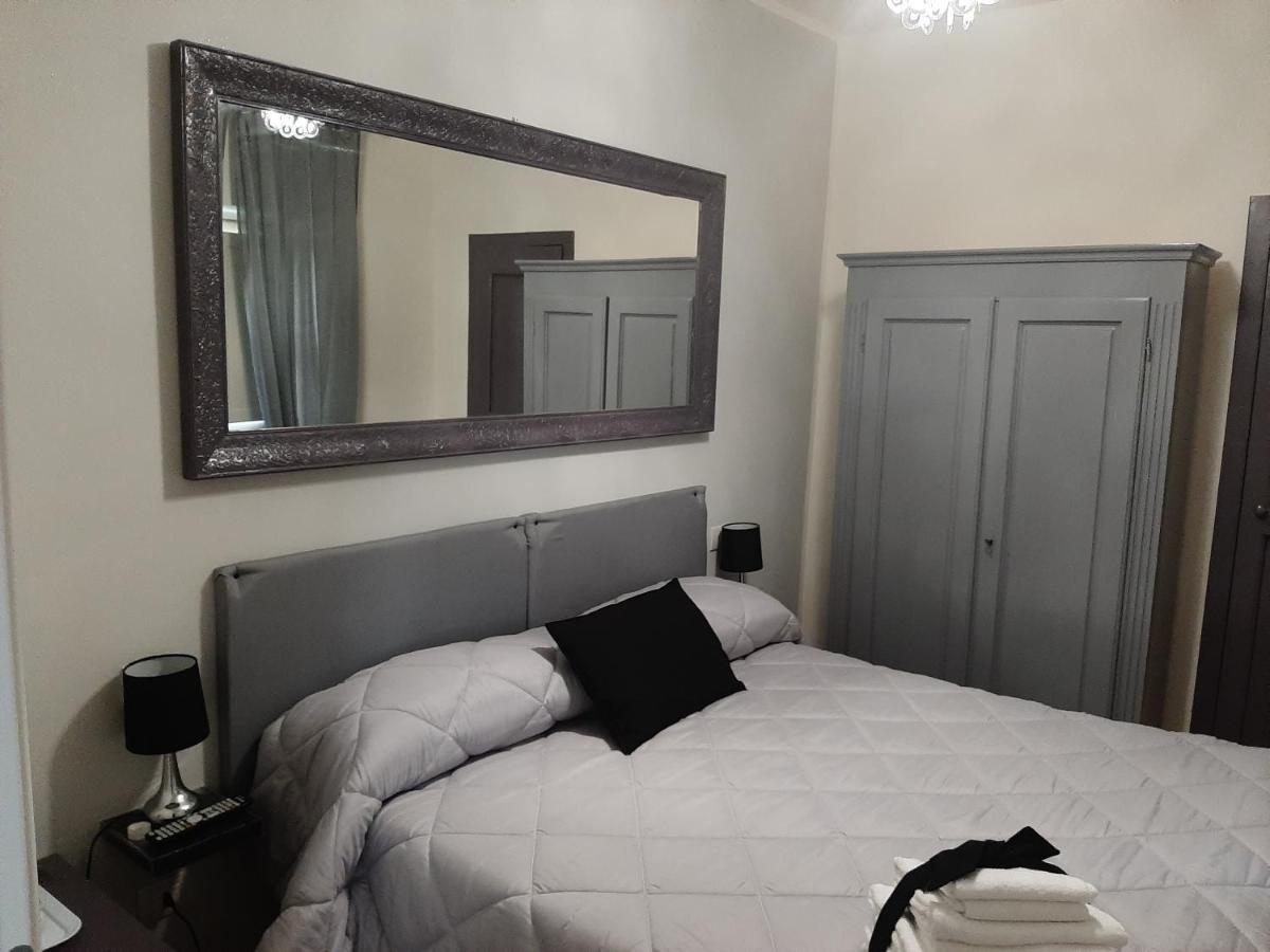 B&B Principe Calaf 3 ลุคคา ภายนอก รูปภาพ