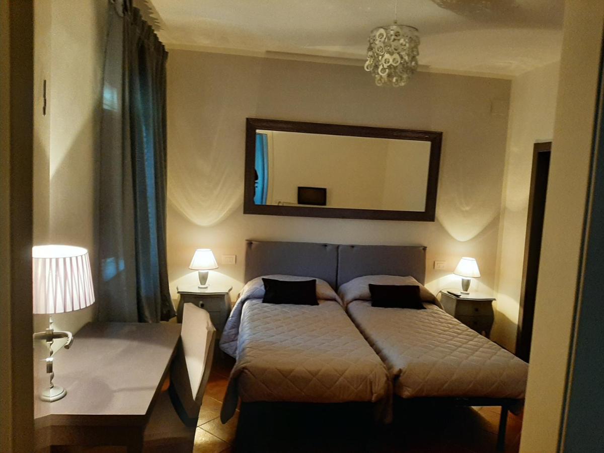 B&B Principe Calaf 3 ลุคคา ภายนอก รูปภาพ