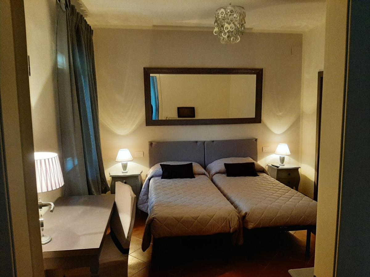 B&B Principe Calaf 3 ลุคคา ภายนอก รูปภาพ